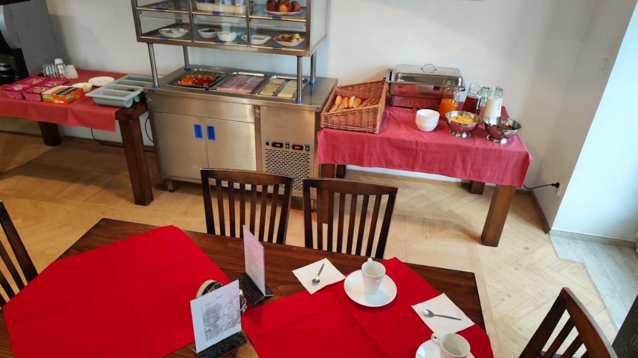 Hotel Stara Skola Mezna Ngoại thất bức ảnh